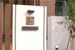 >耐久性のあるFRP（繊維強化プラスチック）を素材にしているので、腐ったり黒ずんだりすることがありません。