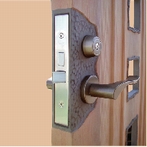 ファーム門扉のラッチ式シリンダー錠