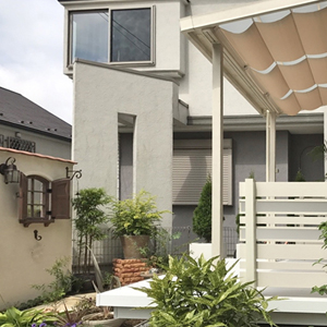 光と風を感じる、心地よいテラス空間